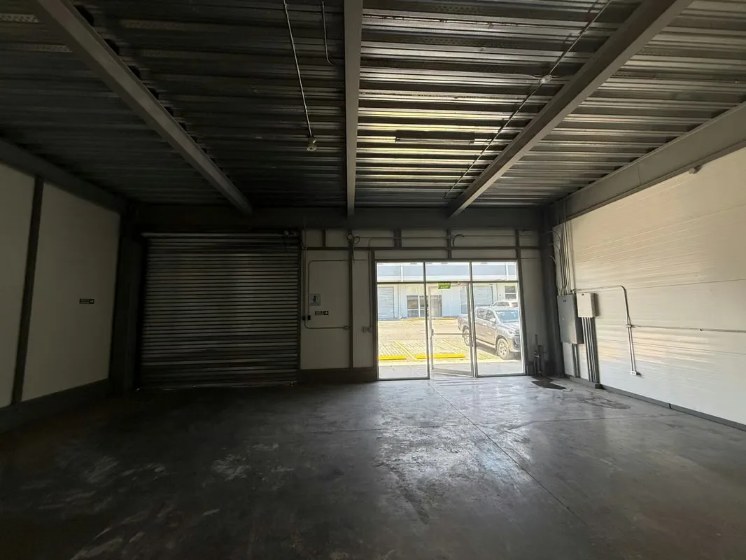 Winery available for industrial and commercial use in Ciudad Colón, photo 10