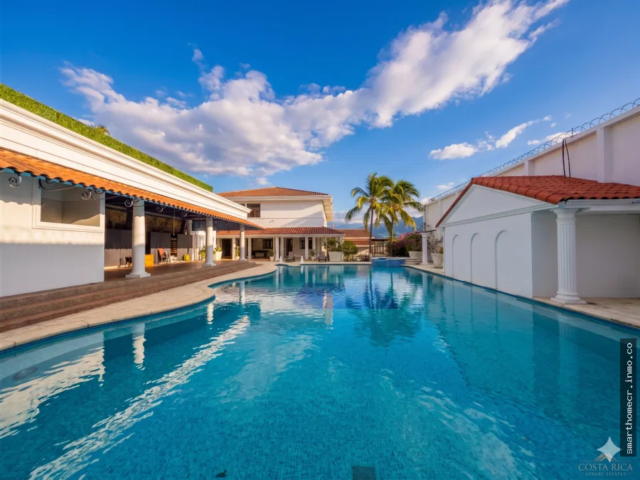 VENTA / ALQUILER DE CASA AMUEBLADA INDEPENDIENTE EN CARIARI, HEREDIA
