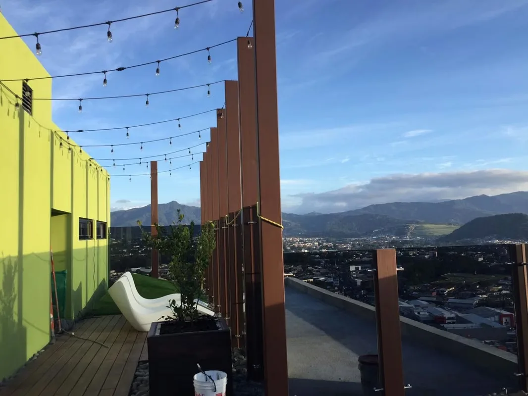 Mountain and sunset view| Centric location| 11th floor Nest Curridabat, photo 2