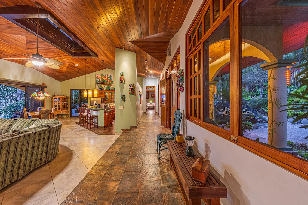 LUXURY HOME WITH OCEAN VIEWS AND GUEST HOUSE – 3.39 ACRES, photo 13