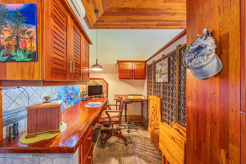LUXURY HOME WITH OCEAN VIEWS AND GUEST HOUSE – 3.39 ACRES, photo 22