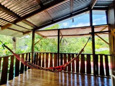 Casa Pipa: Tu Auténtico Escondite en Cahuita con Piscina 🥥, photo 3
