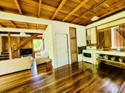 Casa Pipa: Tu Auténtico Escondite en Cahuita con Piscina 🥥, photo 6