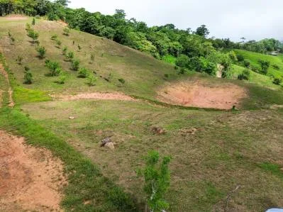 Terreno con vistas al océano, la montaña y la cascada., photo 7