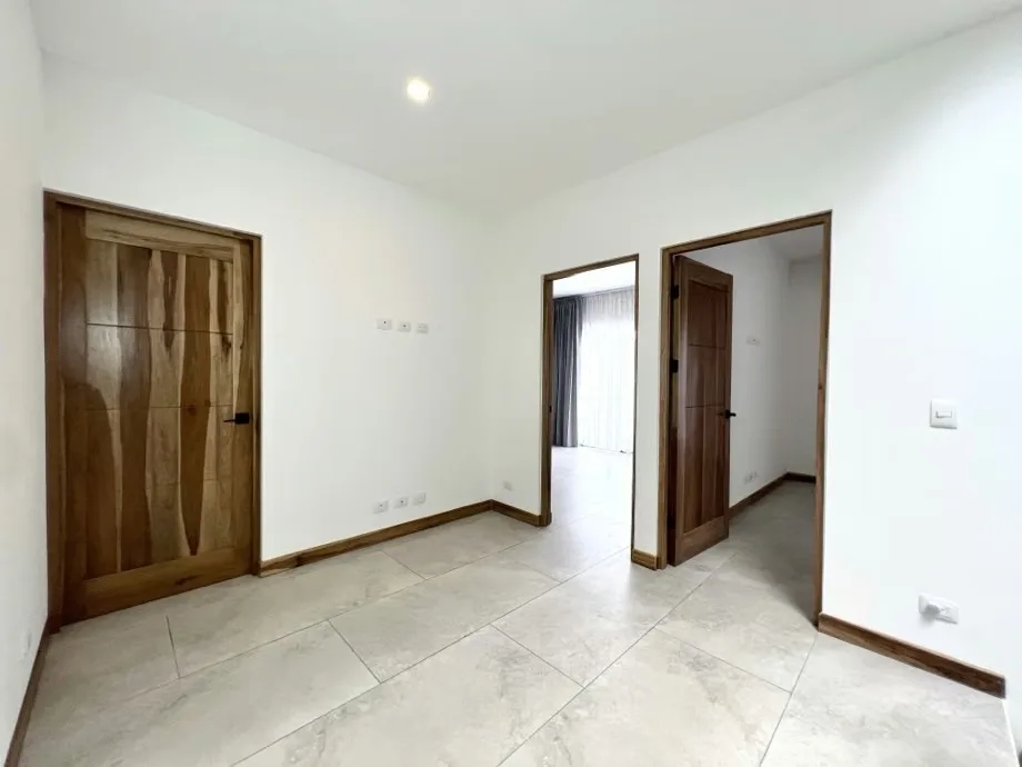 House for Rent in Santa Ana. Modern! 3 Bedrooms / 3 Parking Spaces. Appliances., photo 13