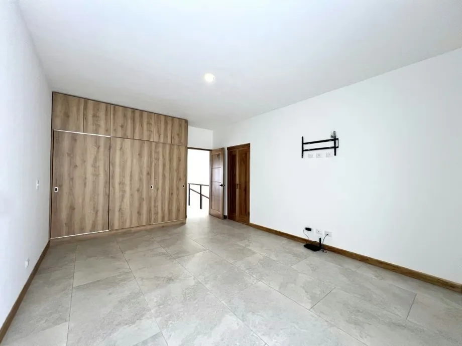House for Rent in Santa Ana. Modern! 3 Bedrooms / 3 Parking Spaces. Appliances., photo 15