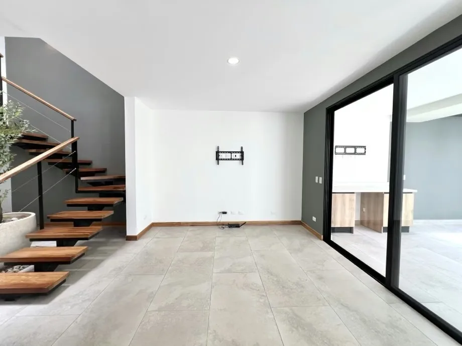 House for Rent in Santa Ana. Modern! 3 Bedrooms / 3 Parking Spaces. Appliances., photo 7