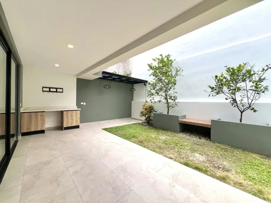 House for Rent in Santa Ana. Modern! 3 Bedrooms / 3 Parking Spaces. Appliances., photo 9