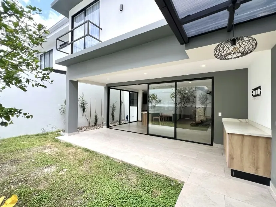 House for Rent in Santa Ana. Modern! 3 Bedrooms / 3 Parking Spaces. Appliances., photo 10