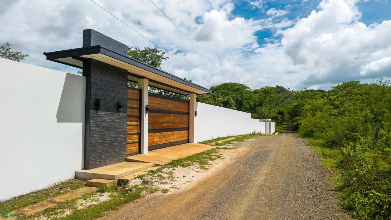 Lote de 7.377 m² en Playa Potrero | Agua Municipal y Pozo Propio