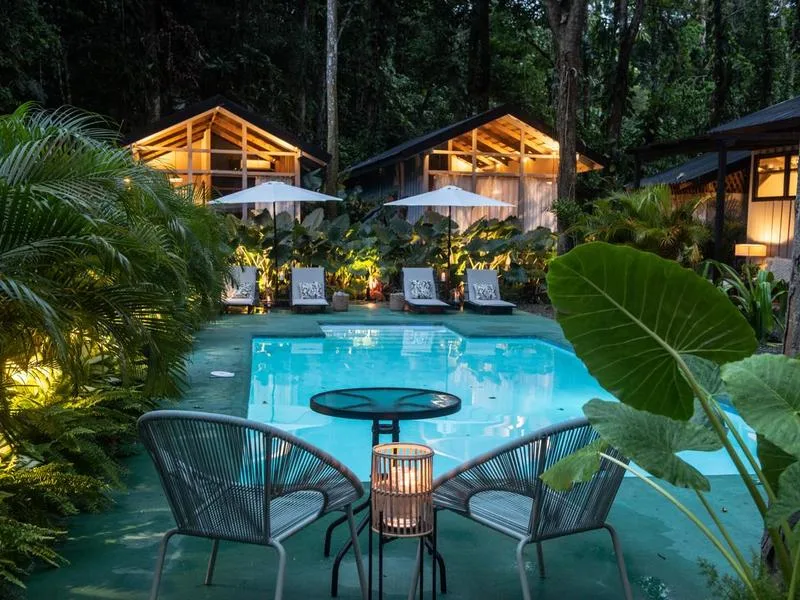 10 Bed Hotel / Leisure For Sale in Puerto Viejo