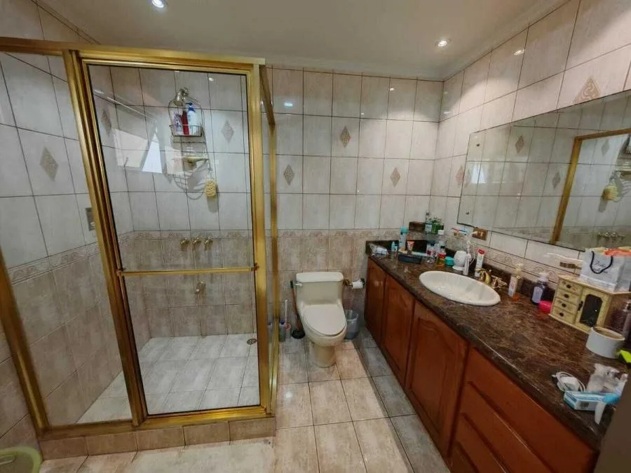 Venta de casa esquinera con uso mixto en El Carmen de Guadalupe US$ 350,000 #9916 - Venta en Goicoechea, photo 11