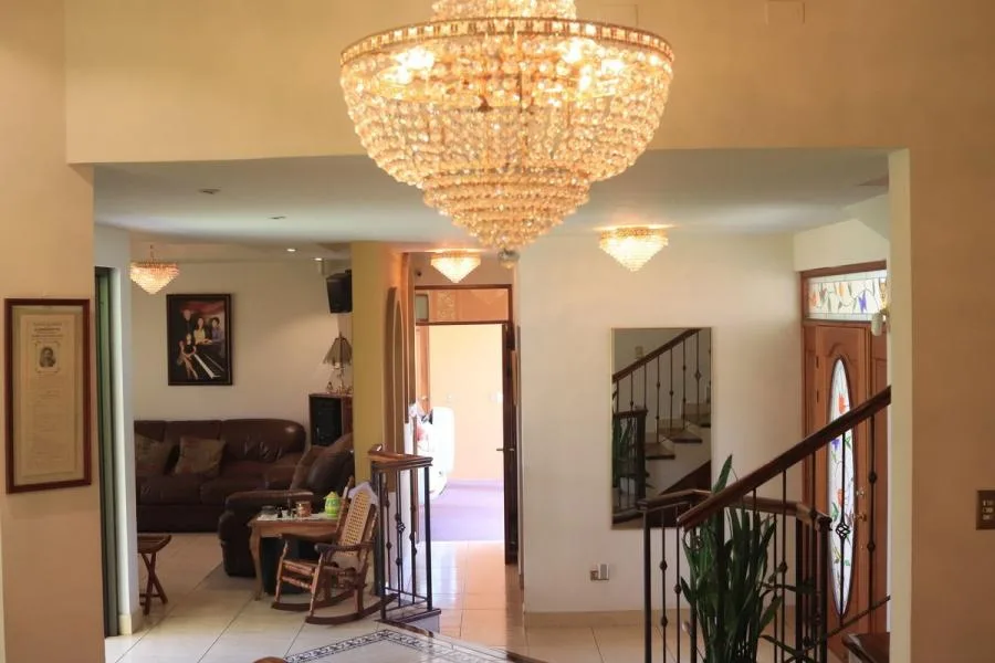 Venta de casa esquinera con uso mixto en El Carmen de Guadalupe US$ 350,000 #9916 - Venta en Goicoechea, photo 13