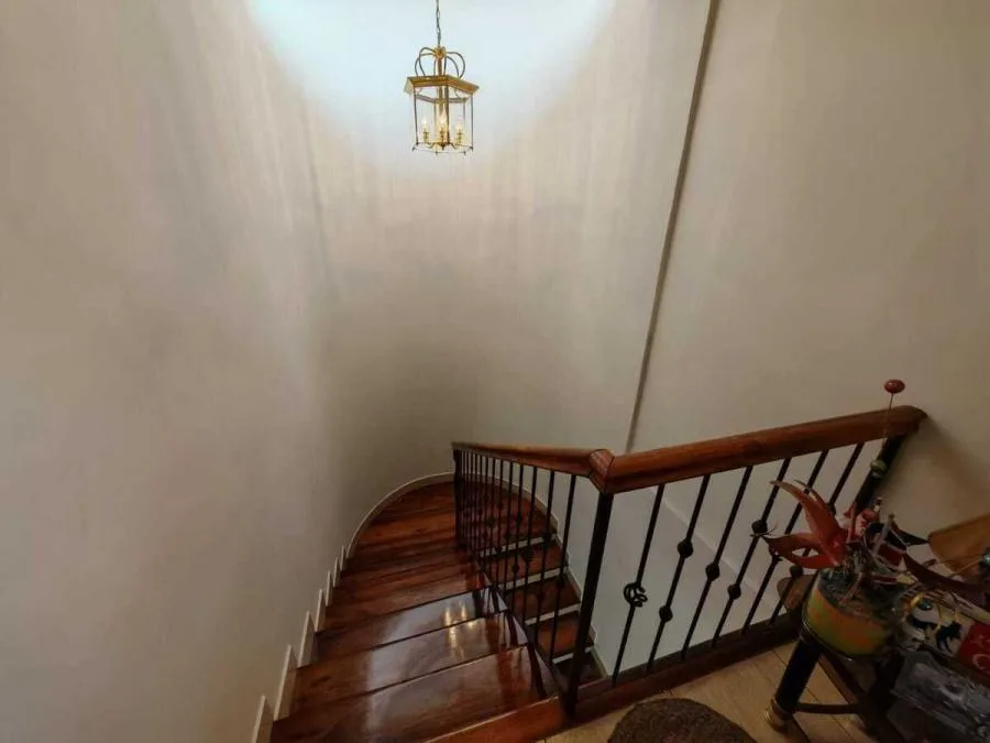 Venta de casa esquinera con uso mixto en El Carmen de Guadalupe US$ 350,000 #9916 - Venta en Goicoechea, photo 7