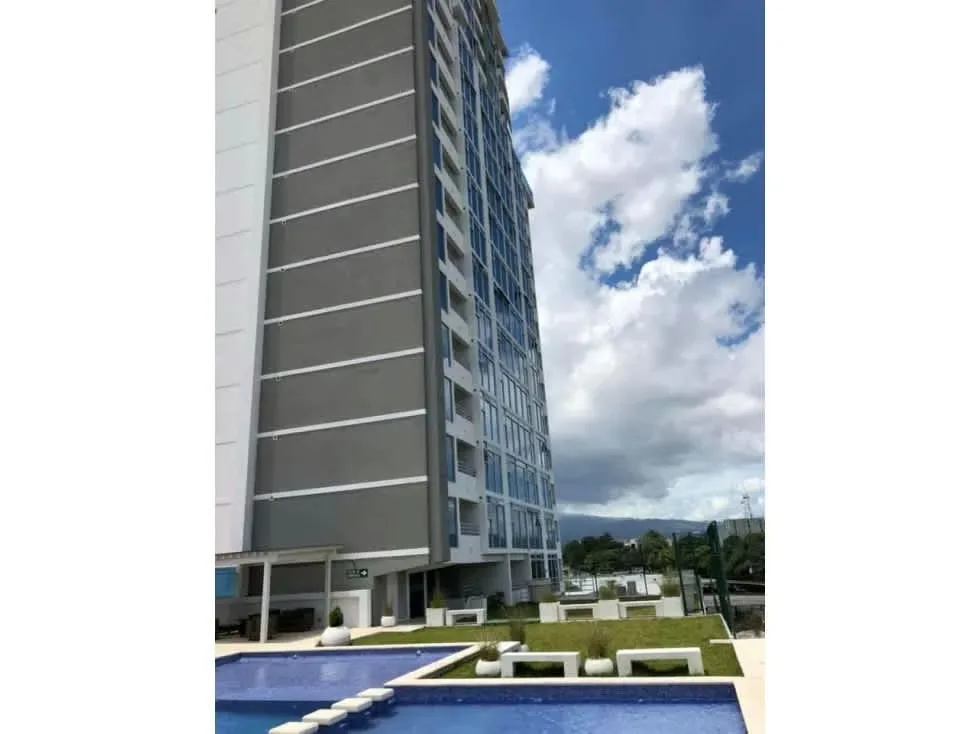 Excelente Oportunidad. Apartamento en Condominio Torre Yoses, epicentro de desarrollo inmobiliario con varios proyectos en ejecución que dan plusvalía a la zona. Colindante con ...
