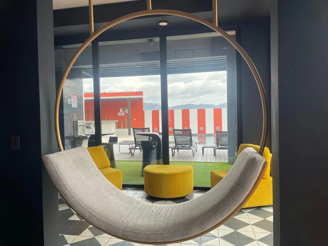 Vive en el corazón gastronómico y cultural de San José con este exclusivo apartamento ejecutivo, diseñado para profesionales ...