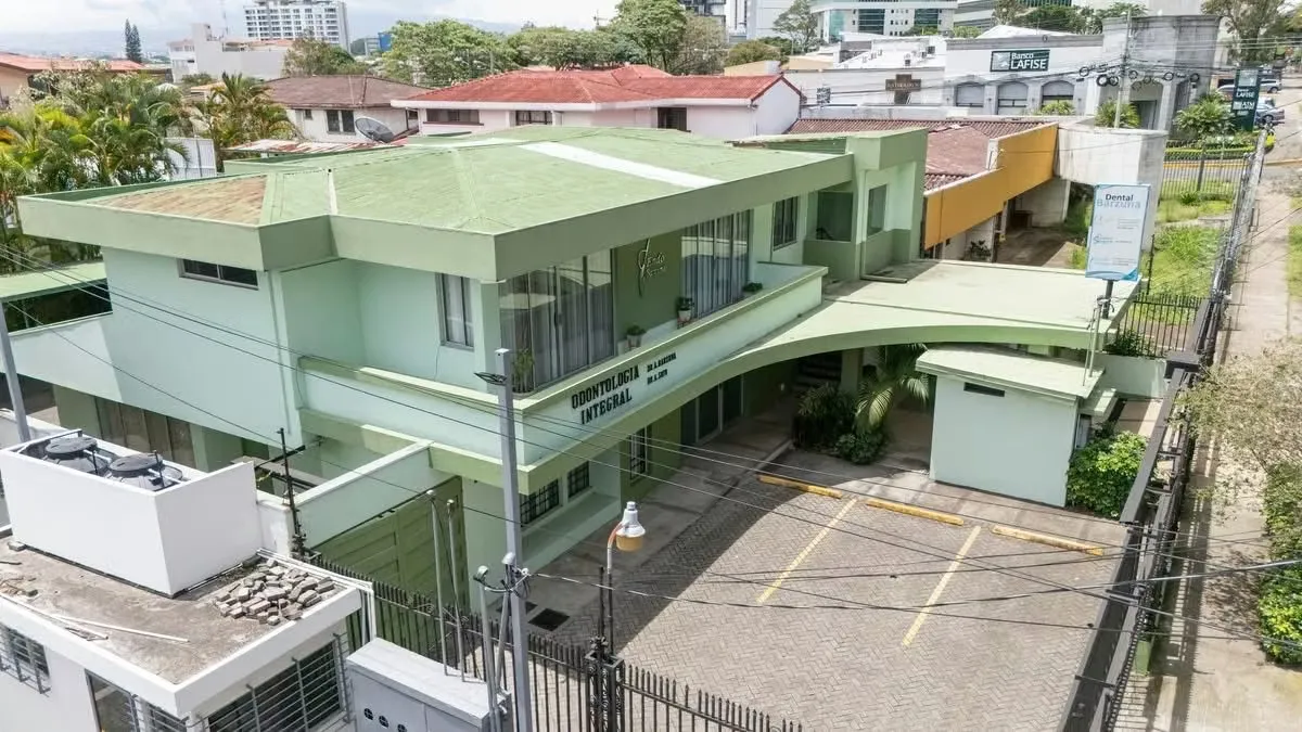 PROPERTY FOR SALE ON ROHRMOSER BOULEVARD!!!