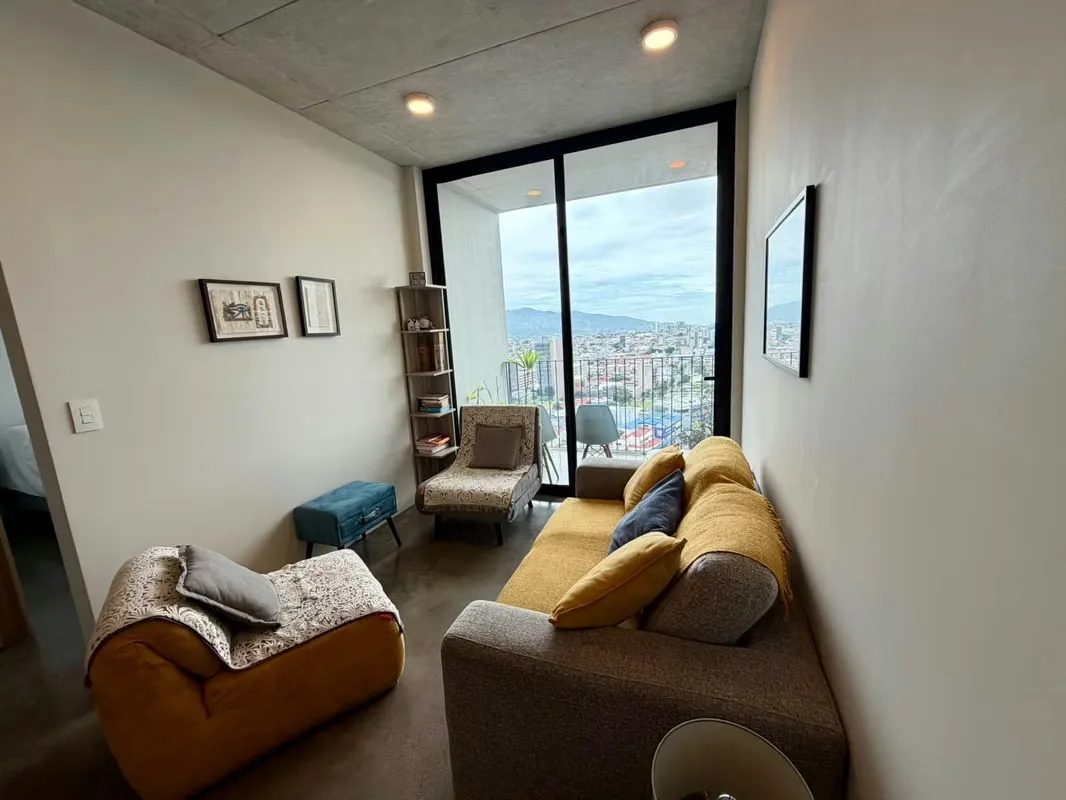 Disfruta de un estilo de vida moderno en uno de los condominios exclusivos en Barrio Escalante, este ...