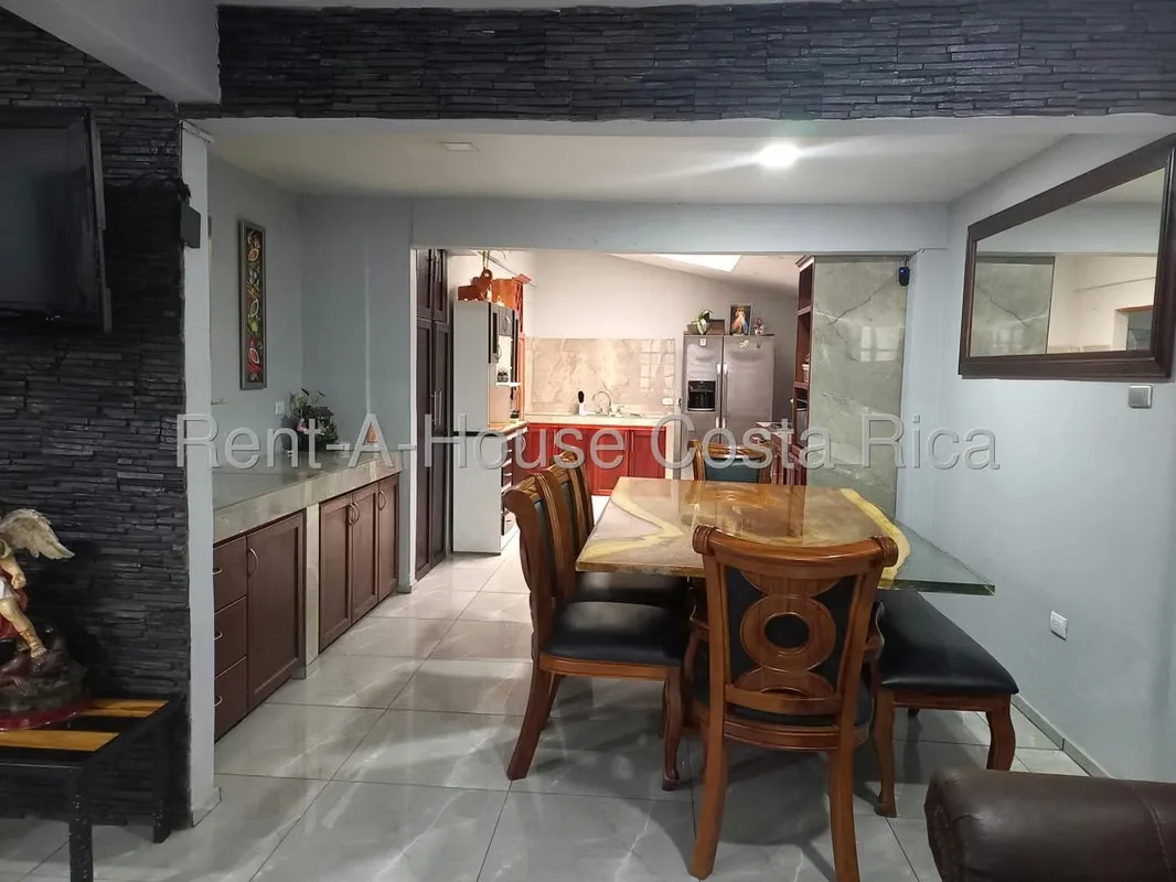 ¡Encuentra el espacio que tu familia necesita en Mata de Plátano, Guadalupe! Esta casa de dos plantas ofrece una distribución amplia y funcional, dentro de un residencial con guarda ..., photo 3