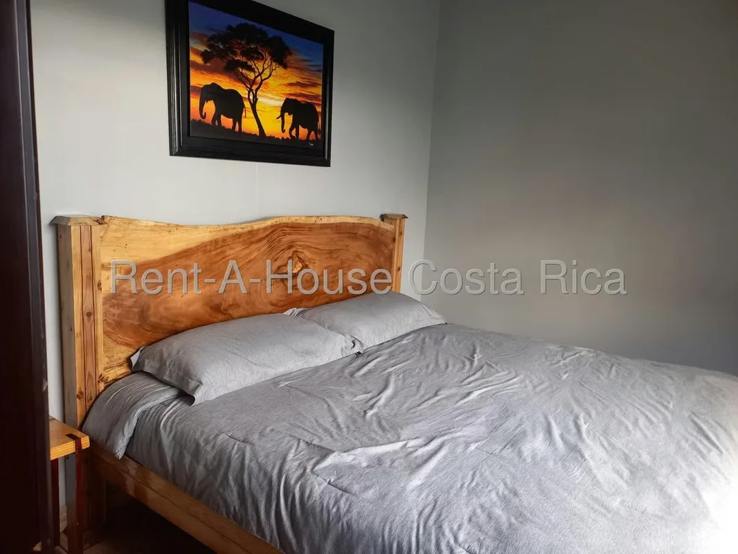 ¡Encuentra el espacio que tu familia necesita en Mata de Plátano, Guadalupe! Esta casa de dos plantas ofrece una distribución amplia y funcional, dentro de un residencial con guarda ..., photo 6
