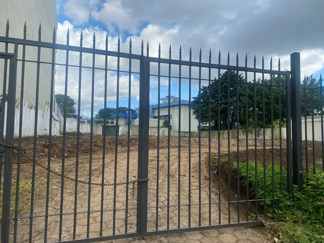 Calle 49, Los Yoses, San Pedro, Montes de Oca, San Jose (Costa Rica) - Property of excellent size for sale in the best location in Los Yoses. The lot measures 2,097 m2 (half an acre), ..., photo 3