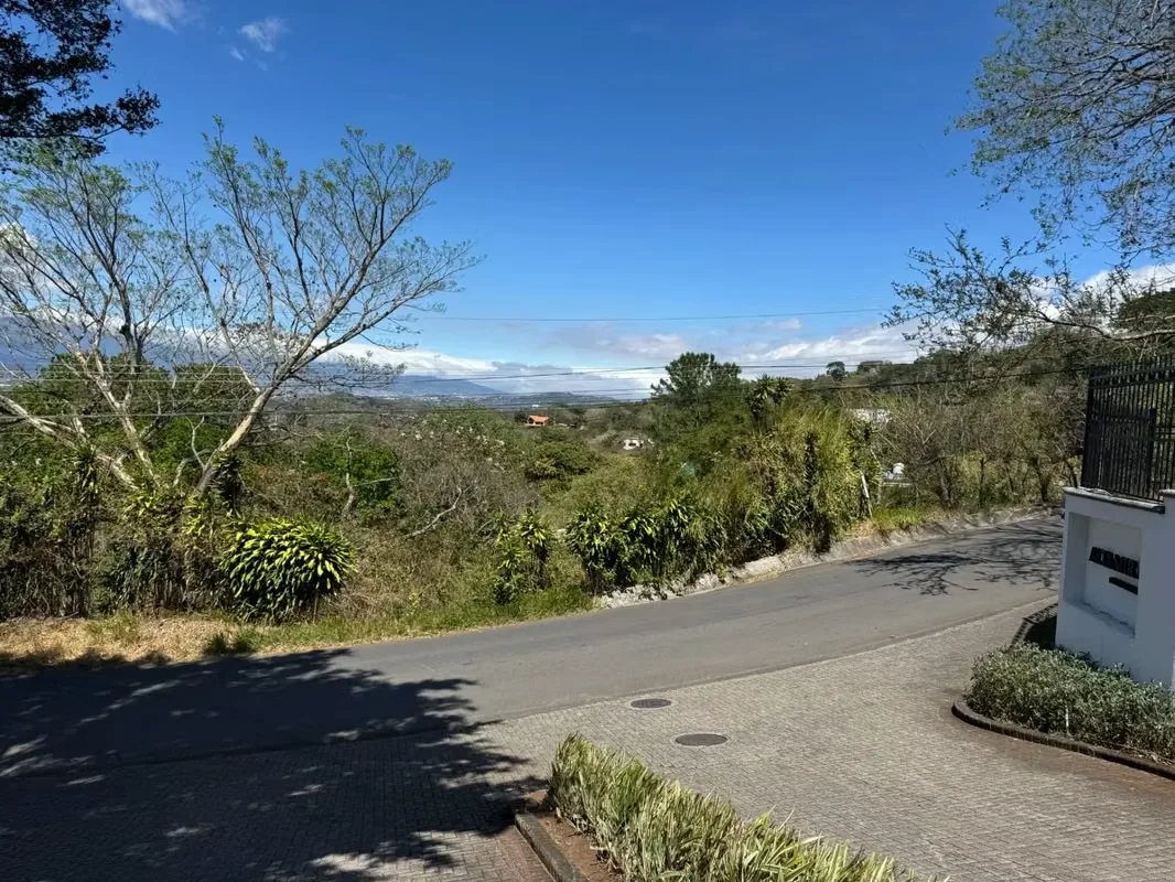 This spectacular 1,038 m² lot is located within a high-end private gated community, ideal for ..., photo 8