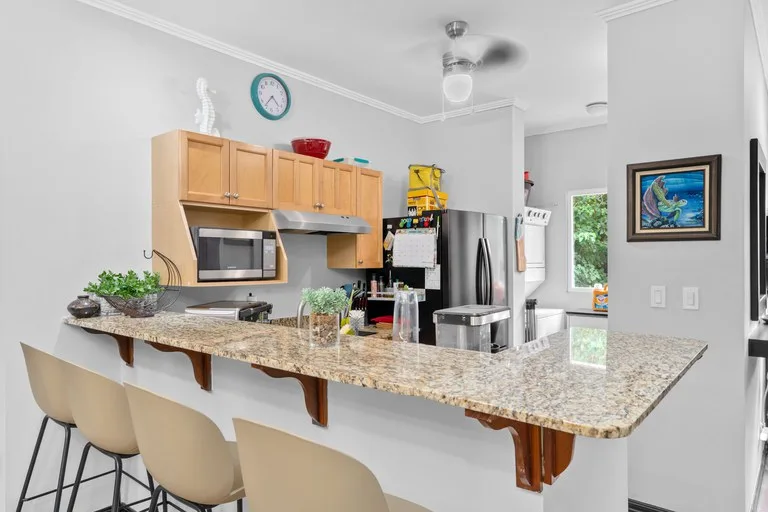 Surfside Tower 301: Third-Floor Condo Just Steps from the beach 