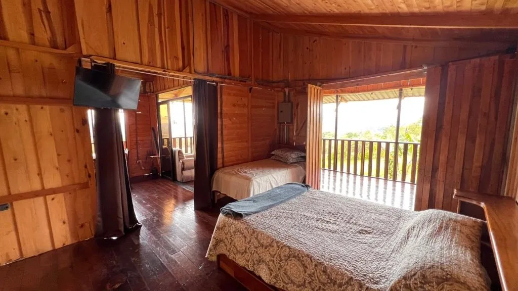 VENTA DE CABAÑA DE MONTAÑA EN MIRAVALLES, PEREZ ZELEDON: VISTA PANORAMICA Y POTENCIAL AIRBNB - Venta en Pérez Zeledón, photo 2