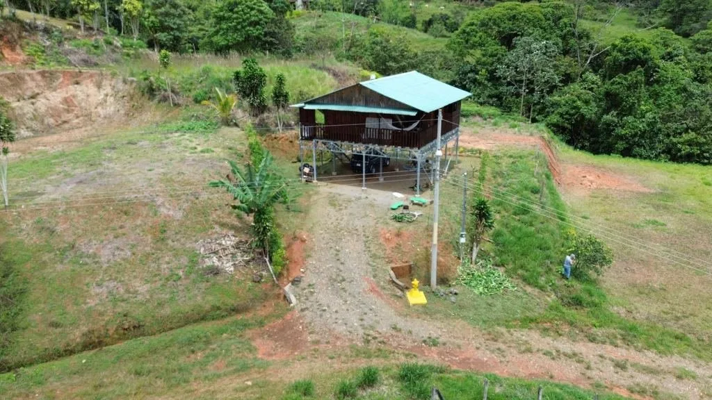 VENTA DE CABAÑA DE MONTAÑA EN MIRAVALLES, PEREZ ZELEDON: VISTA PANORAMICA Y POTENCIAL AIRBNB - Venta en Pérez Zeledón, photo 8