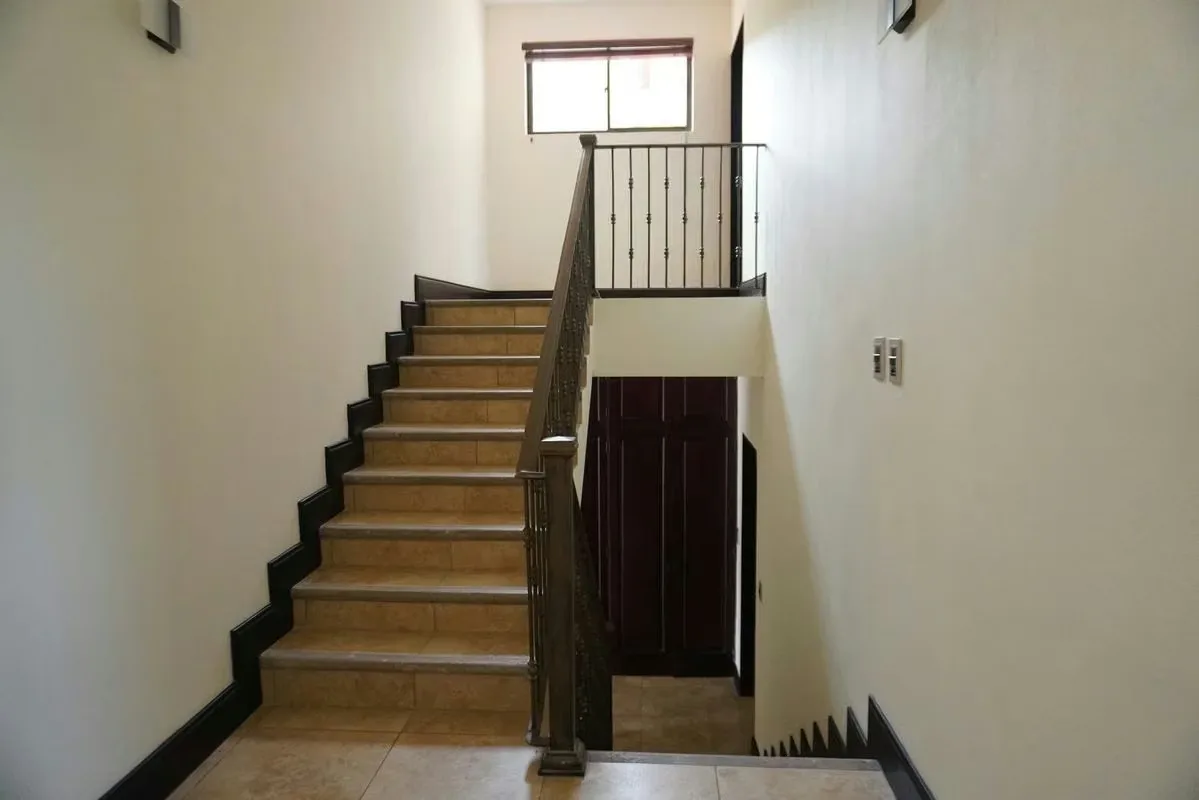 Esta exclusiva residencia combina amplitud, elegancia y acabados de lujo en un condominio de baja densidad, con solo 45 unidades y cableado eléctrico subterráneo, ideal para quienes ..., photo 9