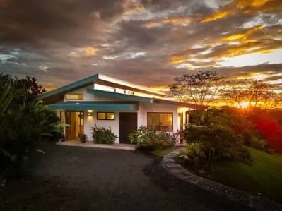 Stunning 3 bedrooms Oceanview home & a 2 bedrooms Guest House in Ojochal, photo 3