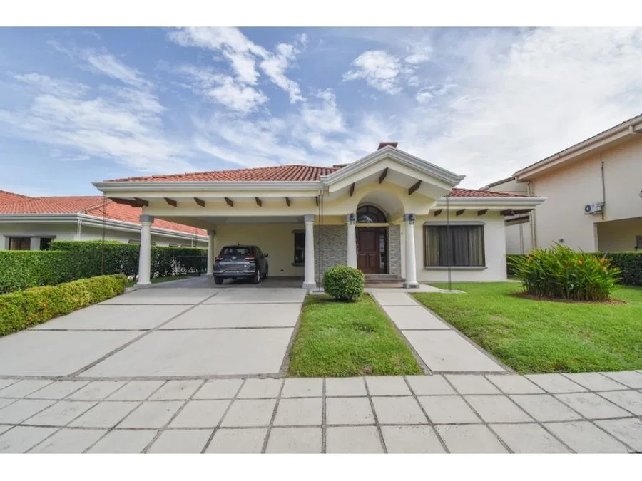 Casa de una Planta de 4 Habitaciones en Valle del Sol