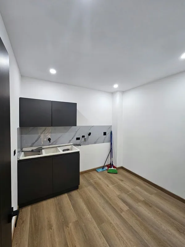 Casa de 185 m2 recién remodelada al 100 % con 3 habitaciones, 1 cuarto de estudio y 3,5 baños. Hermosa cocina amplia y moderna, con horno, microondas y cocina de inducción. Agua ..., photo 12