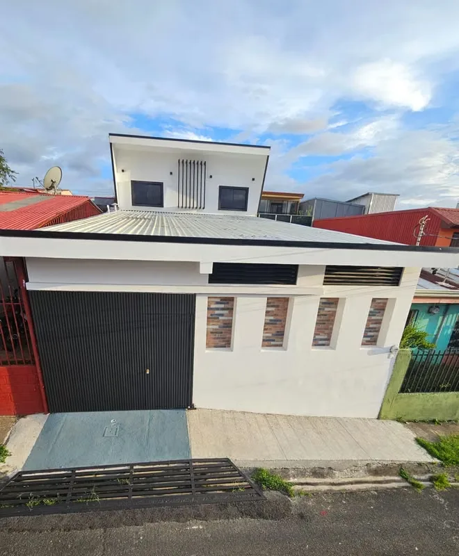 Casa de 185 m2 recién remodelada al 100 % con 3 habitaciones, 1 cuarto de estudio y 3,5 baños. Hermosa cocina amplia y moderna, con horno, microondas y cocina de inducción. Agua ..., photo 3