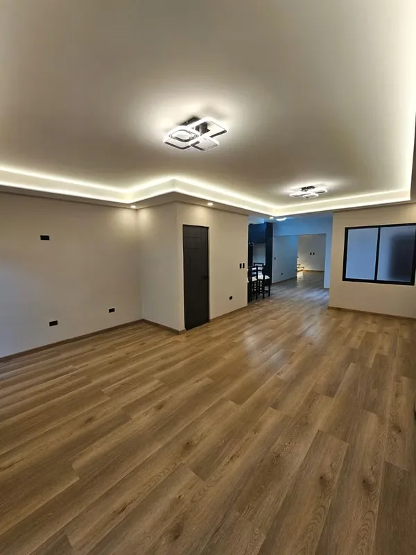 Casa de 185 m2 recién remodelada al 100 % con 3 habitaciones, 1 cuarto de estudio y 3,5 baños. Hermosa cocina amplia y moderna, con horno, microondas y cocina de inducción. Agua ..., photo 6
