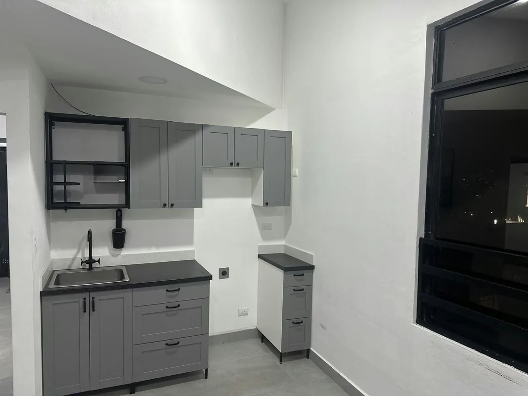 Apartamento en 3er Piso nuevo alquiler incluye consumo de Agua y Electricidad. Zona Segura Seguridad 24 horas., photo 3