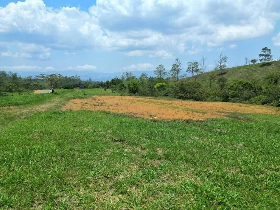 HERMOSO LOTE(1.36ACRES) EN EL CORAZÓN DE RISE,SANTA ELENA,PZ - Venta en Perez Zeledón, photo 6