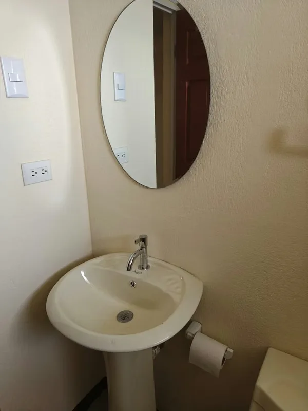 Se vende apartamento en Condominio El Solar. Está ubicado en 4to piso. El apartamento consta de 2 dormitorios, un baño, sala- cocina, cuarto de pilas. No tiene parqueo, ni ascensor., photo 13