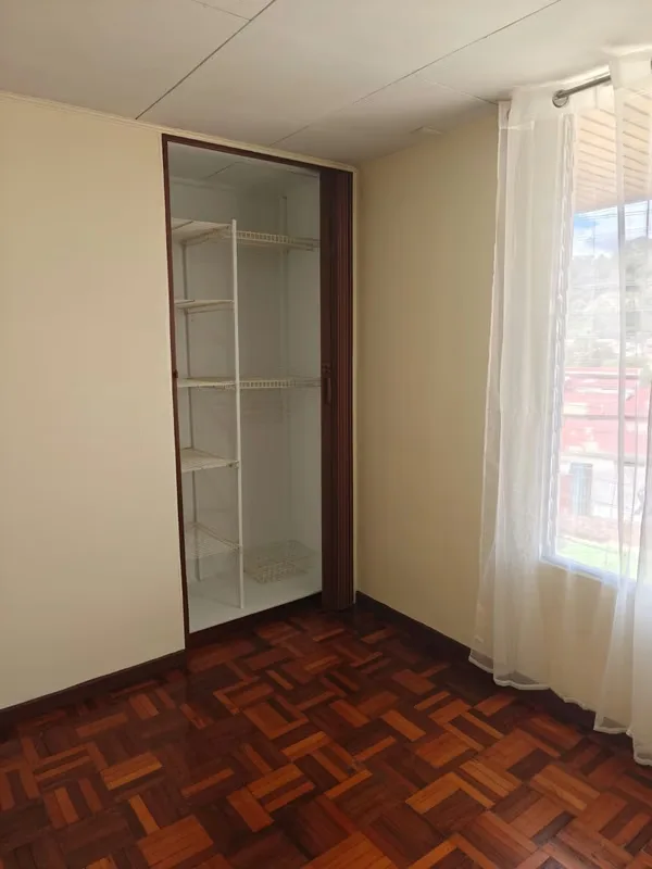 Se vende apartamento en Condominio El Solar. Está ubicado en 4to piso. El apartamento consta de 2 dormitorios, un baño, sala- cocina, cuarto de pilas. No tiene parqueo, ni ascensor., photo 8