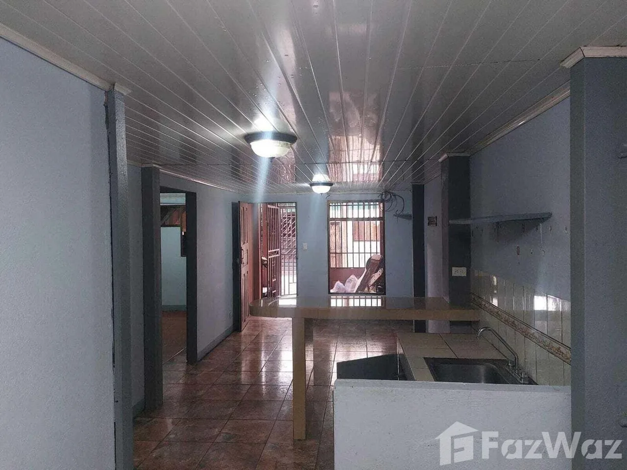 5 Bedroom House for Sale at Goicochea for $128,000, photo 2