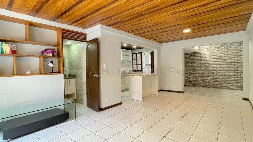 Venta de Propiedad con 4 Apartamentos en Montelimar, Calle Blancos. RAH 27-933 - Venta en Calle Blancos