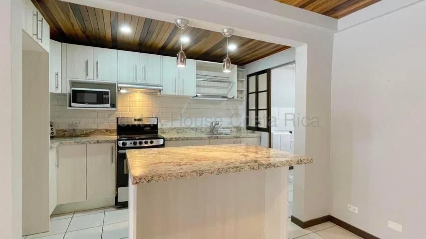 Venta de Propiedad con 4 Apartamentos en Montelimar, Calle Blancos. RAH 27-933 - Venta en Calle Blancos, photo 5