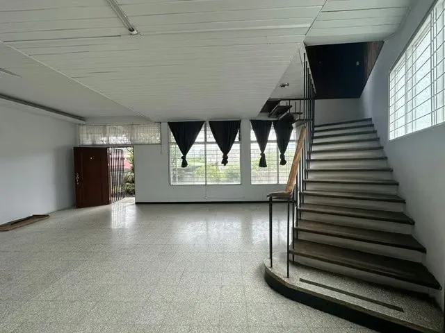 Esta hermosa casa con apartamento incluido en Barrio La Granja, San Pedro, Montes de Oca abarca 846 m2 de terreno con un frente de 37m2., photo 16