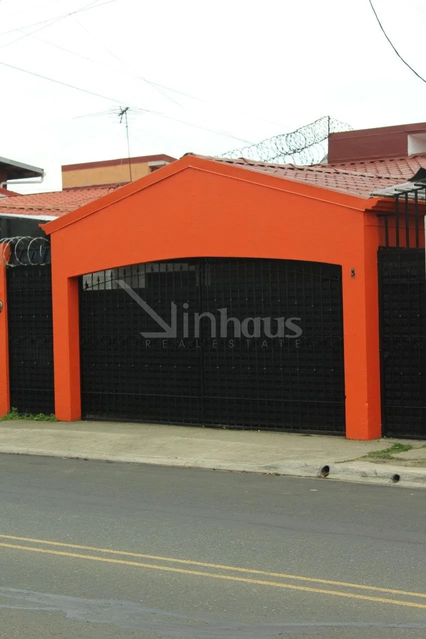 Propiedad con uso mixto en zona de alta exposición comercial