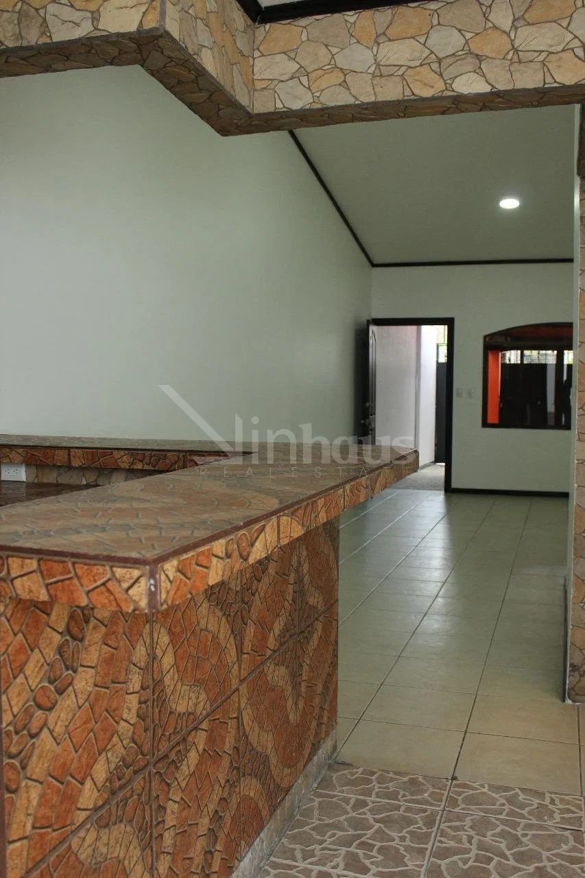 Propiedad con uso mixto en zona de alta exposición comercial, photo 2