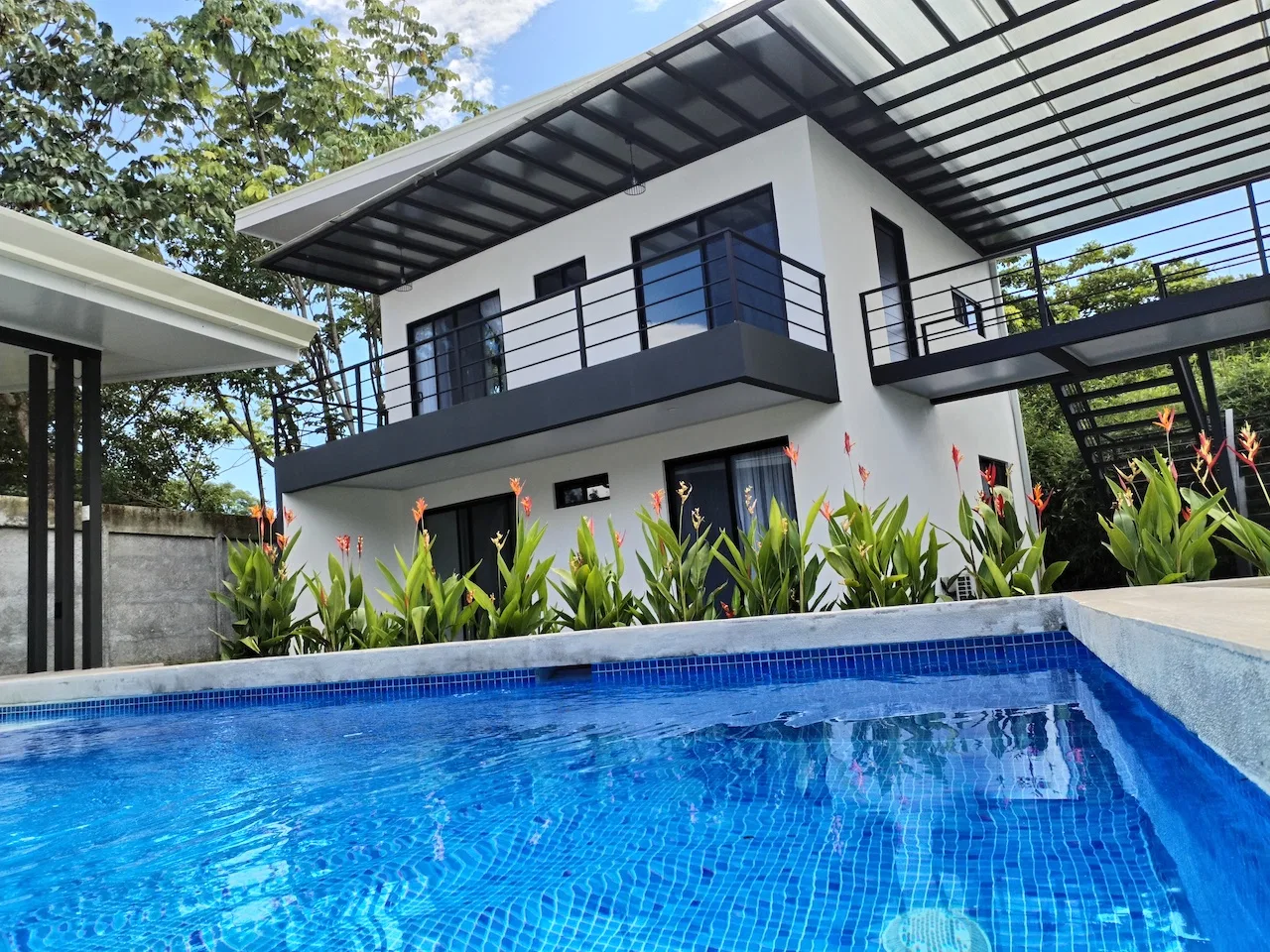 NEW FOUR – PLEX INVESTMENT IN UVITA, photo 3