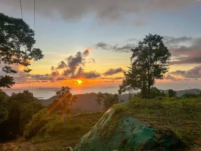 Vistas del atardecer todo el año | 3 lotes conectados listos para construir, photo 7