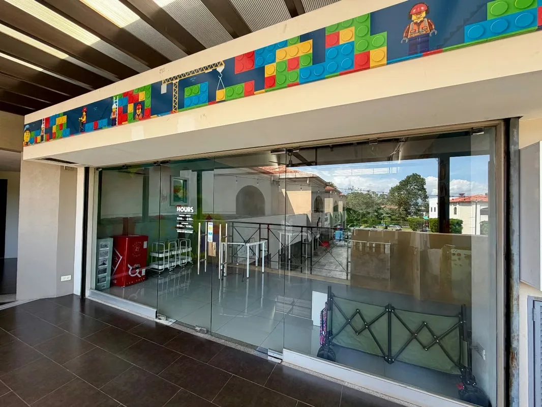 Venta de local en Plaza del Río, sobre la Radial de Ciudad Colón, Brasil de Santa Ana.