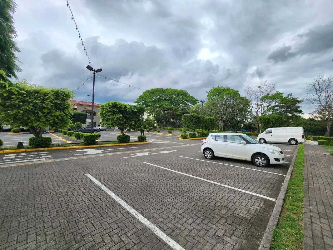 Venta de local en Plaza del Río, sobre la Radial de Ciudad Colón, Brasil de Santa Ana., photo 2