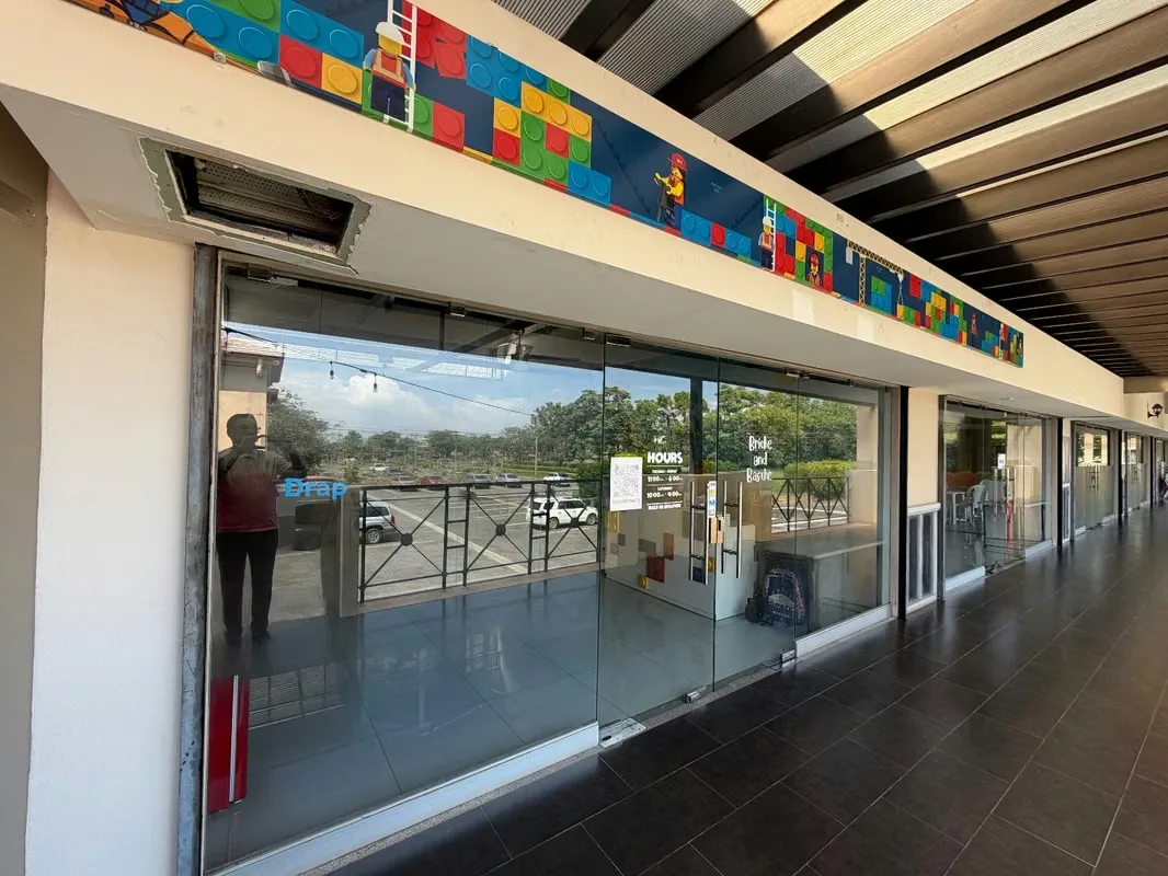 Venta de local en Plaza del Río, sobre la Radial de Ciudad Colón, Brasil de Santa Ana., photo 3